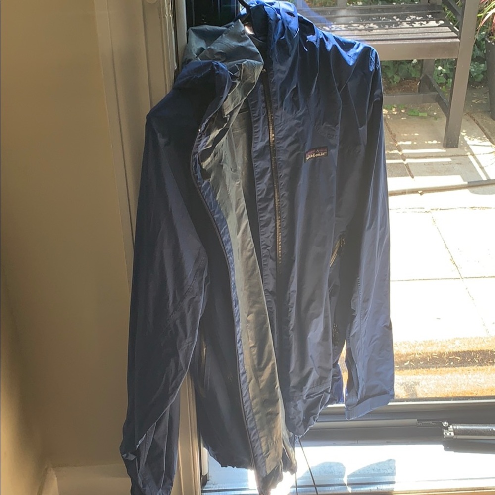 Patagonia size l raincoat